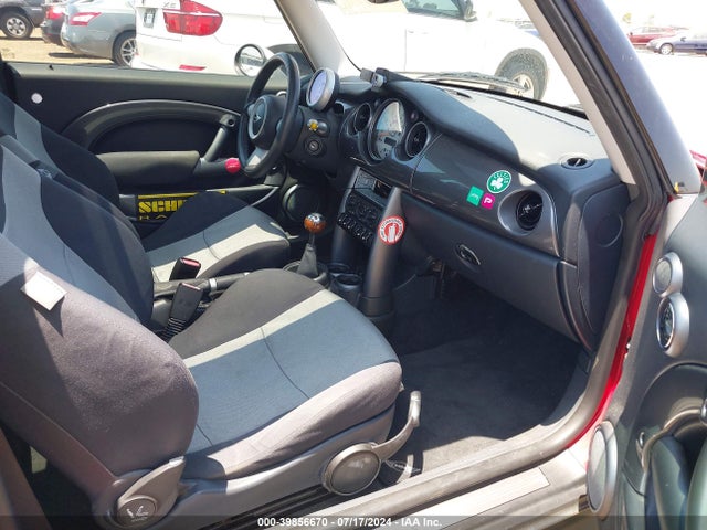 2005 MINI COOPER S WMWRE33505TL10332 Photo 4
