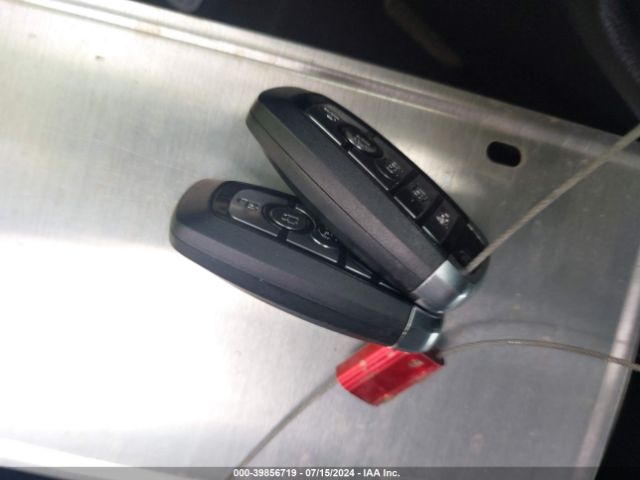 1FMJU1HT8KEA12069 Ford Expedition Xlt