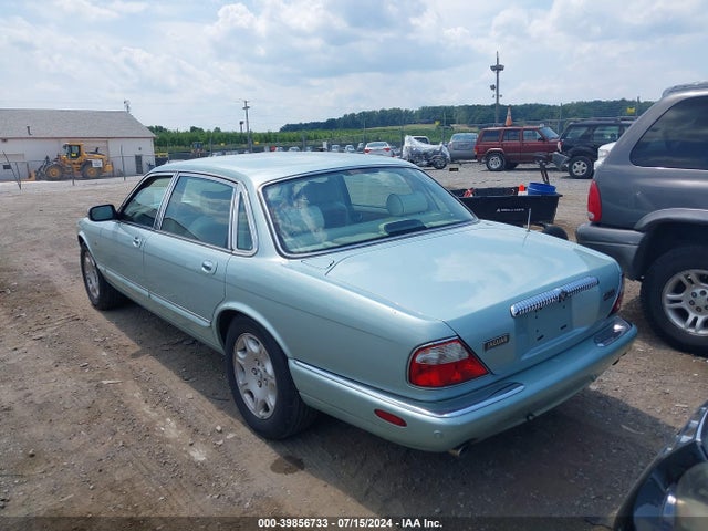 2001 JAGUAR XJ8 SAJDA24C81LF25049 Photo 2