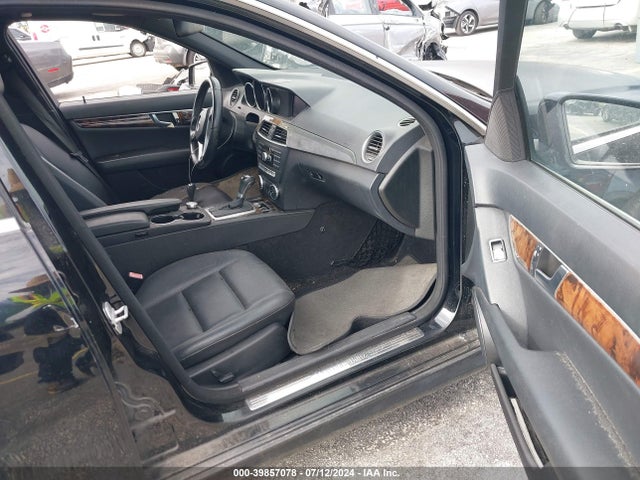 WDDGF8AB7EG174096 Mercedes-Benz C 300 Luxury 4matic/sport 4matic