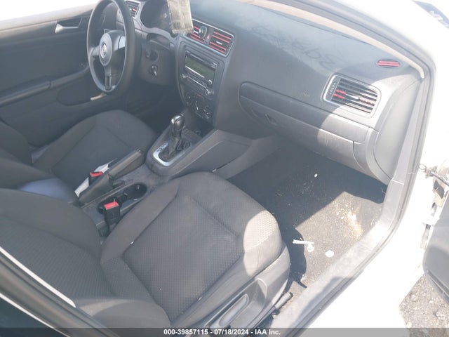 3VW2K7AJ8EM421937 Volkswagen Jetta 2.0l S