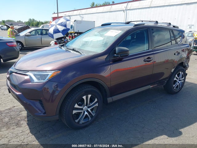 Toyota RAV4 LE 2016 2T3BFREV8GW411183 Image 2