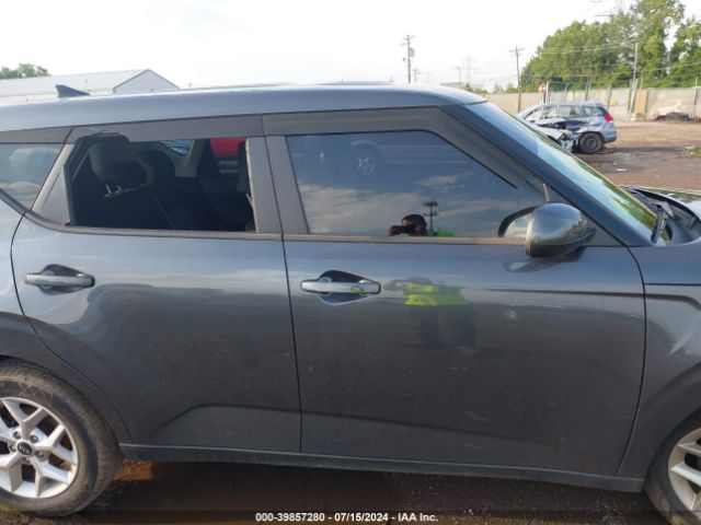 KNDJ23AU8L7733927 KIA SOUL S
