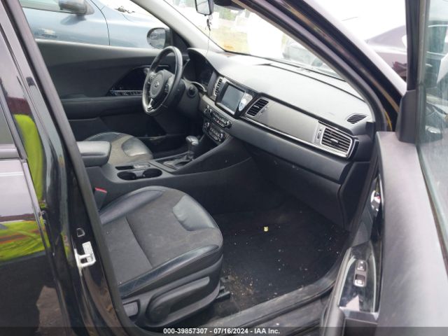 KNDCC3LC9H5065665 KIA NIRO EX