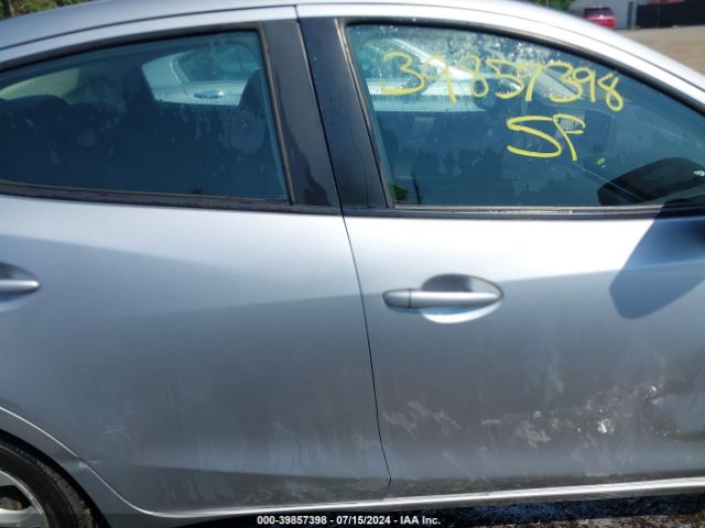 3MYDLBYV3HY154435 Toyota YARIS IA