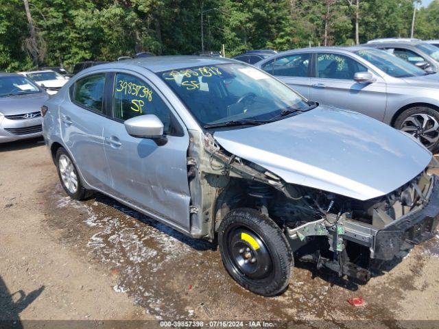 3MYDLBYV3HY154435 Toyota YARIS IA