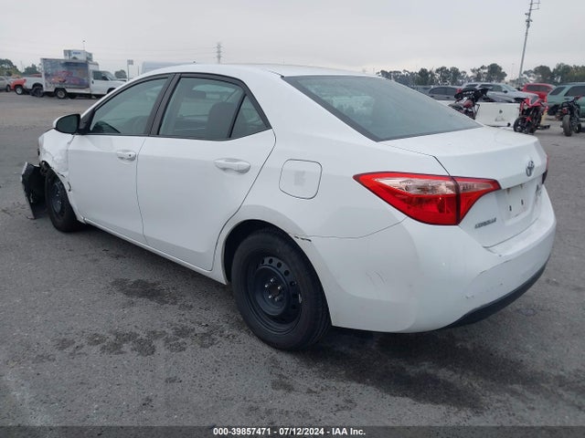 Toyota COROLLA LE 2018 2T1BURHE0JC073278 Image 3