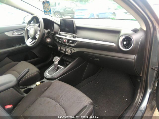 3KPF24AD3PE563879 KIA Forte Lxs