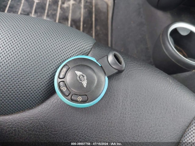 2009 MINI COOPER S CLUBMAN WMWMM33529TP73933 Photo 10