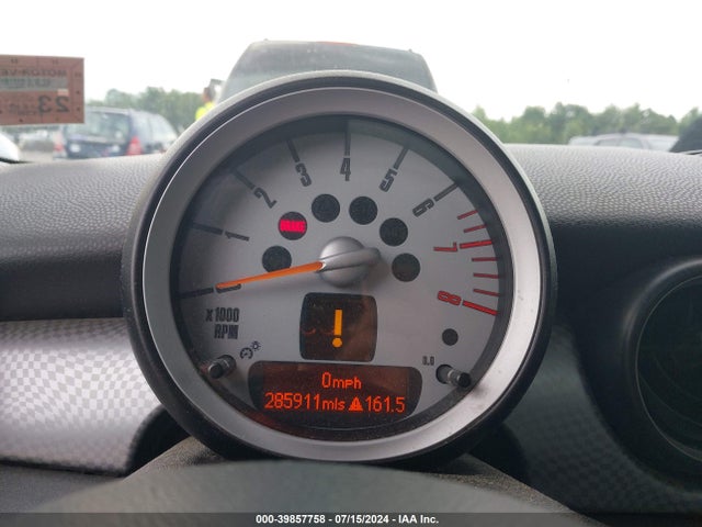 2009 MINI COOPER S CLUBMAN WMWMM33529TP73933 Photo 6