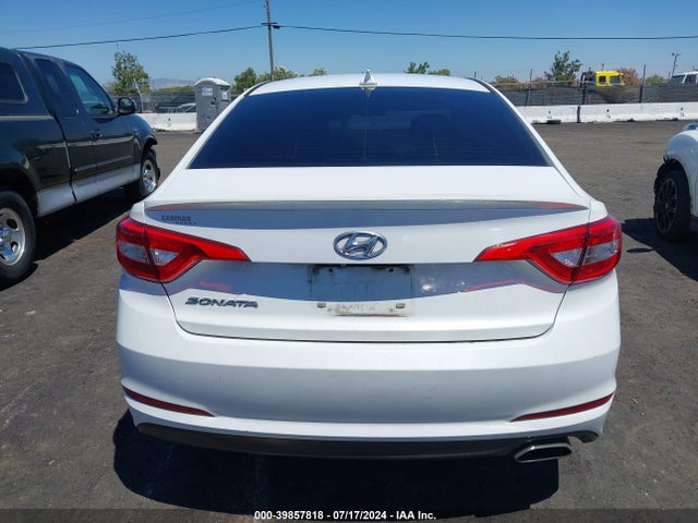 Hyundai SONATA SE 2015 5NPE24AF3FH010589 Image 16