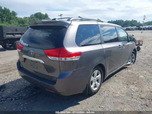 Toyota Sienna Limited 7 Passenger 2014 5TDDK3DC6ES083276 Image 4