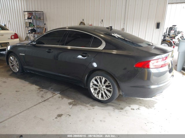 2013 JAGUAR XF SAJWA0E7XD8S73775 Photo 2