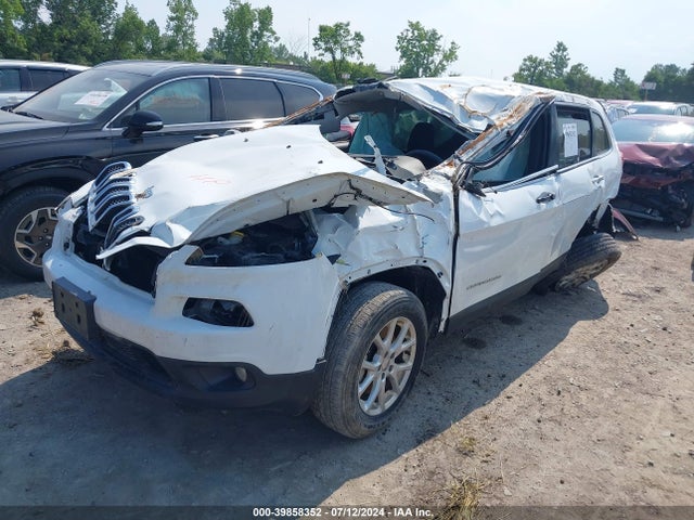Jeep Cherokee Latitude 2016 1C4PJMCB0GW156353 Image 2