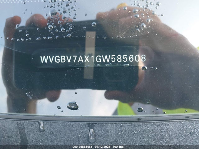 WVGBV7AX1GW585608 Volkswagen TIGUAN SE