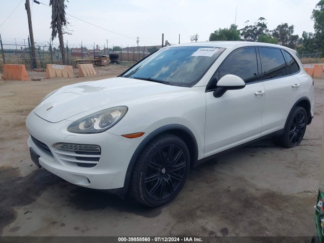 2011 PORSCHE CAYENNE WP1AA2A21BLA04877 Photo 1