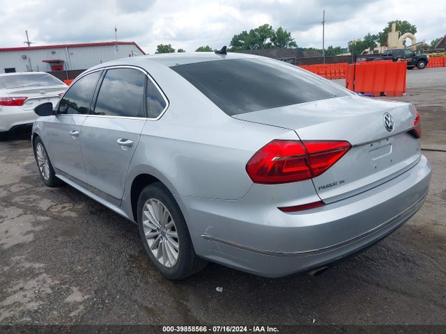 1VWBT7A36GC008644 Volkswagen Passat 1.8t Se