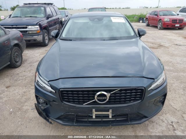 7JR102FZ4MG108528 Volvo S60 T5 Momentum