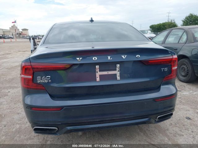 7JR102FZ4MG108528 Volvo S60 T5 Momentum
