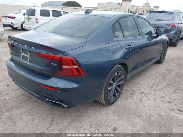 7JR102FZ4MG108528 Volvo S60 T5 Momentum