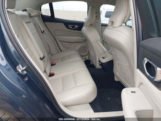 7JR102FZ4MG108528 Volvo S60 T5 Momentum