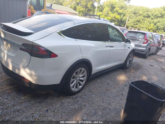 5YJXCBE24HF073218 Tesla Model X 100d/75d/90d
