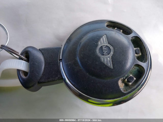 2011 MINI COOPER WMWSU3C50BT098869 Photo 10