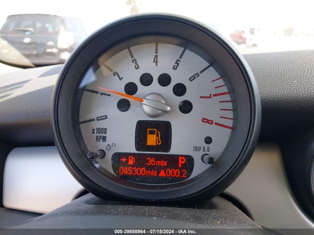 2011 MINI COOPER WMWSU3C50BT098869 Photo 6