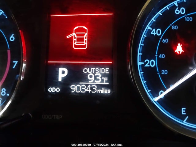 Toyota COROLLA LE 2018 2T1BURHEXJC044113 Image 15