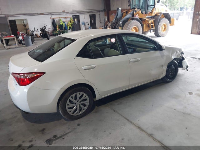 Toyota COROLLA LE 2018 2T1BURHEXJC044113 Image 4