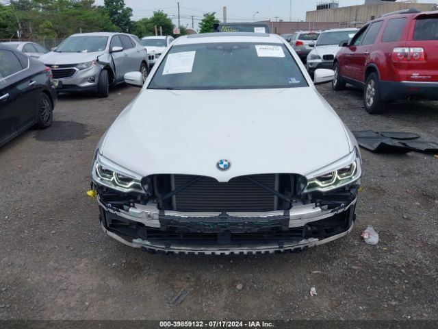 WBAJE7C38HG886931 BMW 540i Xdrive