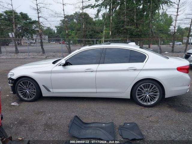 WBAJE7C38HG886931 BMW 540i Xdrive