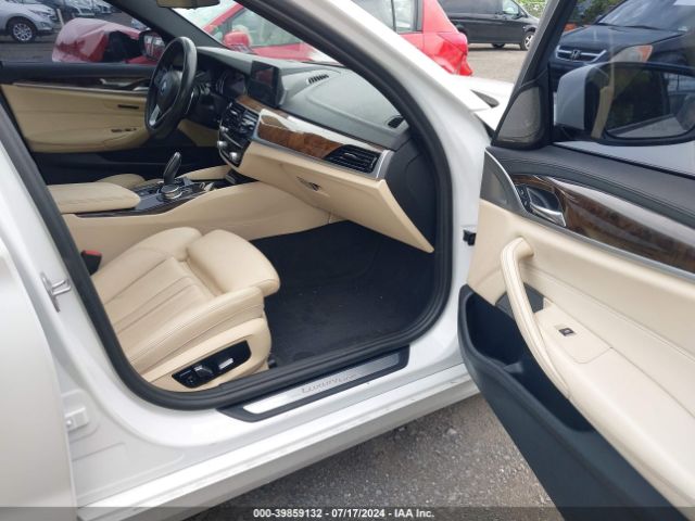 WBAJE7C38HG886931 BMW 540i Xdrive