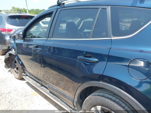 Toyota RAV4 LE 2018 JTMZFREV4JJ723621 Image 14