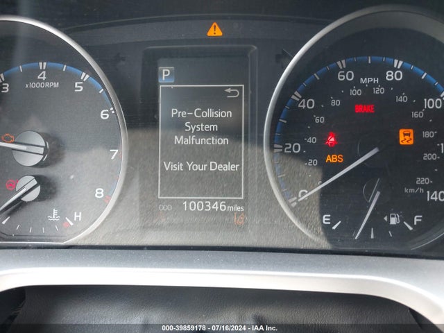 Toyota RAV4 LE 2018 JTMZFREV4JJ723621 Image 15