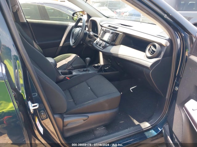 Toyota RAV4 LE 2018 JTMZFREV4JJ723621 Image 5