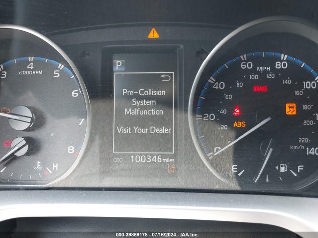 Toyota RAV4 LE 2018 JTMZFREV4JJ723621 Image 7