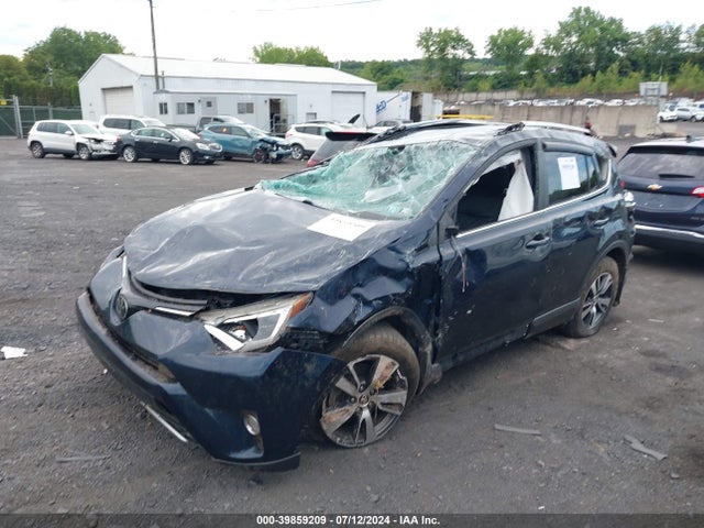 Toyota Rav4 Xle 2018 JTMRFREV6JJ719828 Image 2