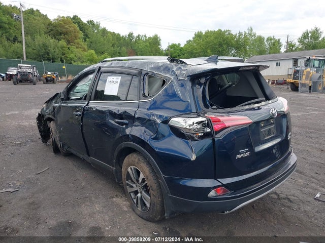 Toyota Rav4 Xle 2018 JTMRFREV6JJ719828 Image 3