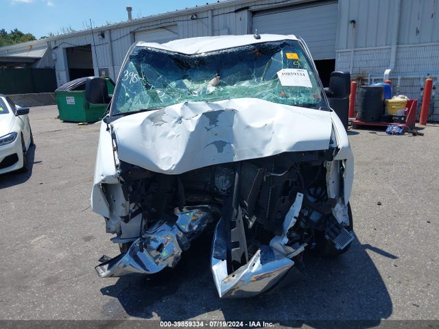 1GAWGFFGXJ1325496 Chevrolet Express 2500 Lt