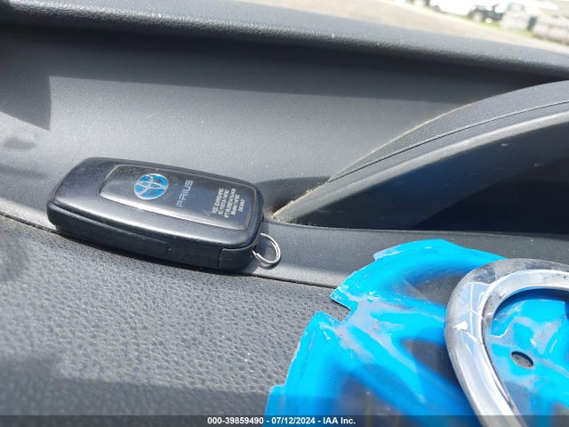 Toyota Prius Two 2016 JTDKBRFU5G3506384 Image 11