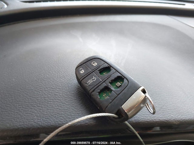 Chrysler 200 C 2015 1C3CCCCBXFN576780 Image 11