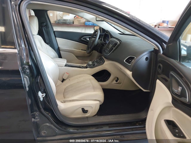 Chrysler 200 C 2015 1C3CCCCBXFN576780 Image 5
