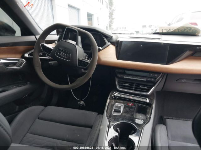 WAUFJBFW5P7004302 Audi E-tron Gt Premium Plus Quattro