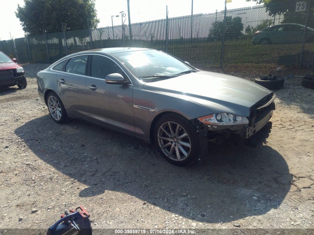 2011 JAGUAR XJ SAJWA1CB2BLV12100 Photo 0
