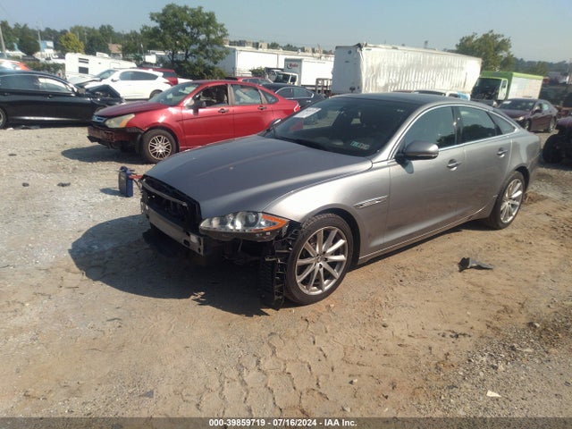 2011 JAGUAR XJ SAJWA1CB2BLV12100 Photo 1
