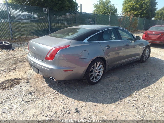 2011 JAGUAR XJ SAJWA1CB2BLV12100 Photo 3