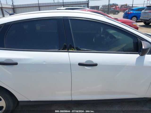 Ford FOCUS S 2017 1FADP3E28HL231916 Image 13