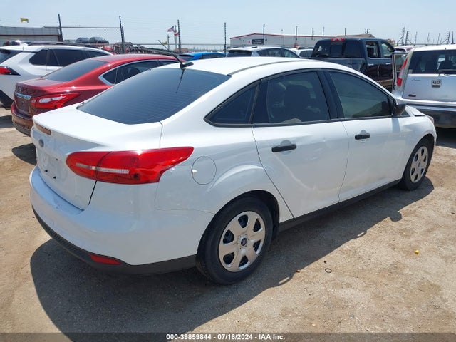 Ford FOCUS S 2017 1FADP3E28HL231916 Image 4