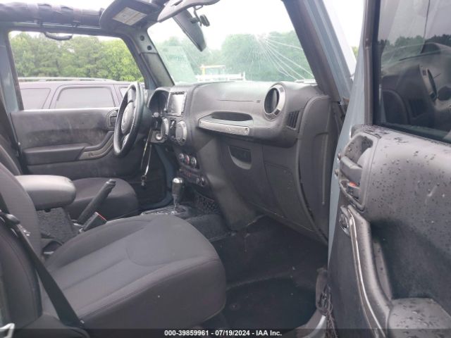 1C4BJWDG3FL733683 Jeep Wrangler Unlimited Sport
